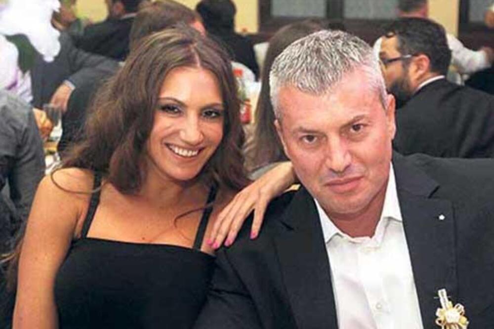 Ko je Srđan Adžemović? Ispaljivao metke po beogradskim ulicama, bio sa 2 pevačice, pa dobio nanogicu