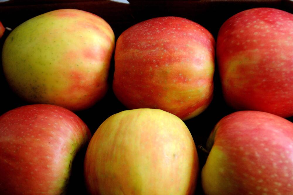 Evo kako prepoznati jabuke naprskane otrovima: Ne slutete šta rade kako bi voće duže trajalo