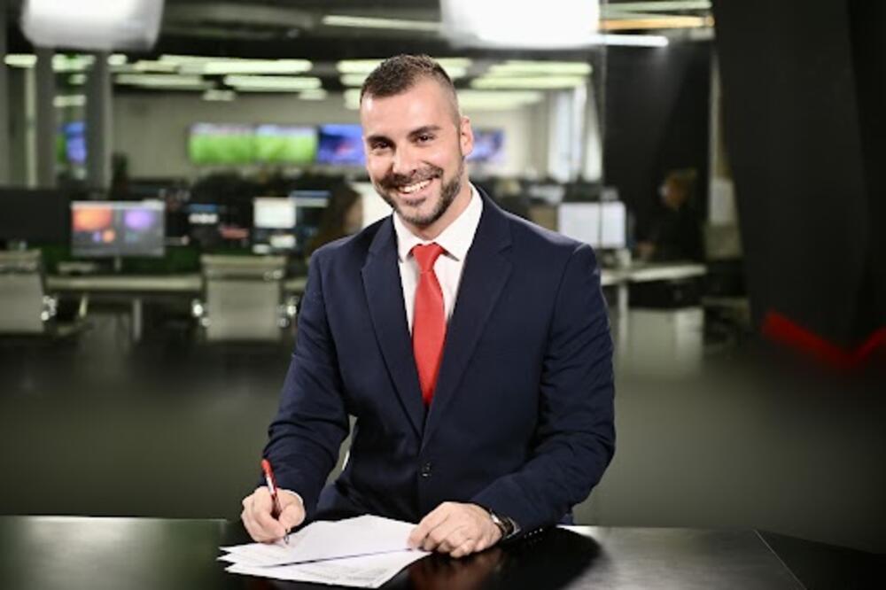 KO JE LAZAR STOJANOVIĆ, ROMANTIK ZVONKOG GLASA, NOVO LICE KURIR TELEVIZIJE? "Ne bih mogao bez medija i muzike"