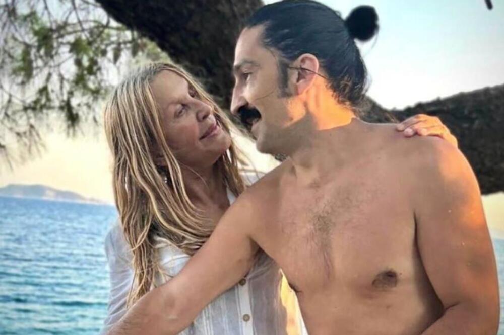 Ovo je sin Verice Rakočević! 3 godine stariji od njenog sina, a njegova reakcija na mamin brak... (FOTO)