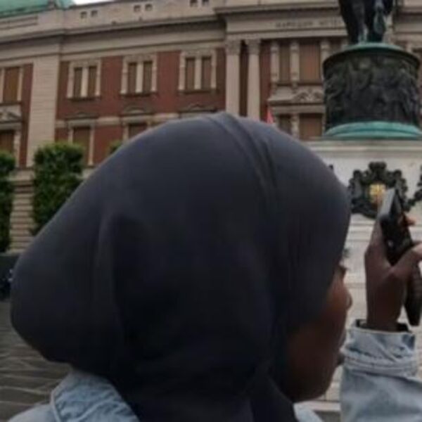 Muslimanka došla u Beograd, pa otkrila šta joj se desilo u kafiću! "Konobar mi je javno rekao..." doživela ŠOK!