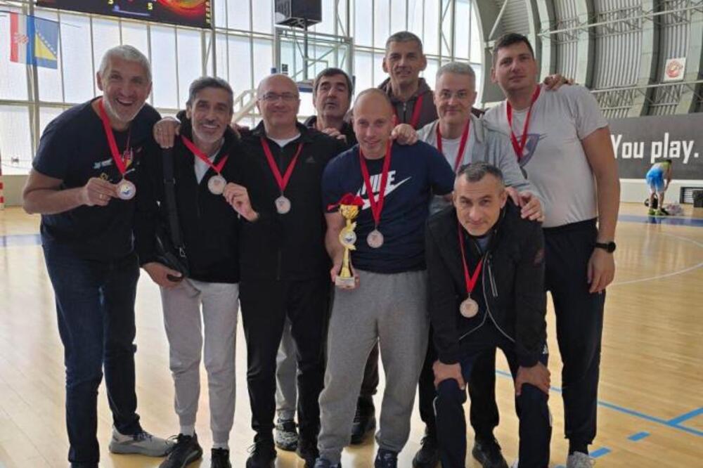 Veterani "4K" Priština briljirali na međunarodnom turniru u Igalu i u Srbiju doneli trofej i medalju!