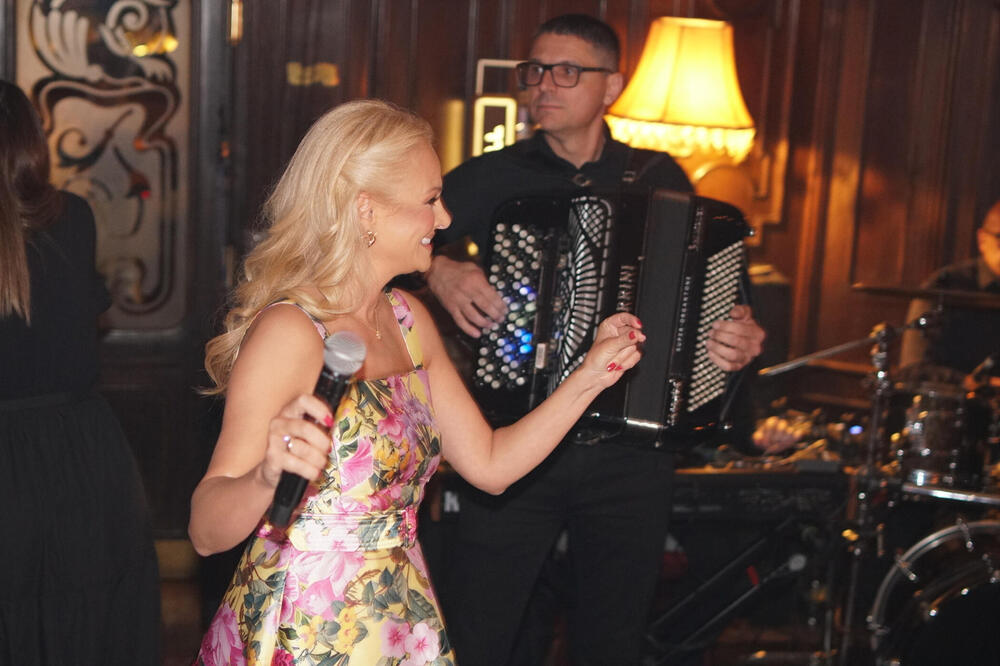 Koliko li ovo košta, majko mila? Potkrovlje pretvorila u garderober, sve je puno markiranih krpica, ali nešto fali