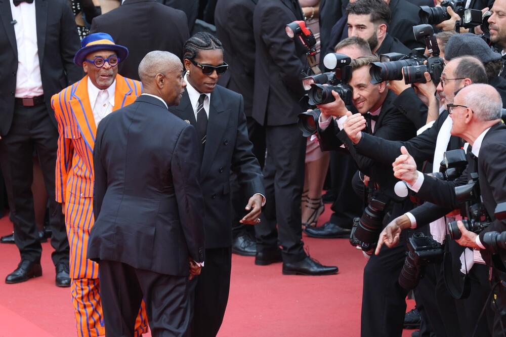 "Prekini, rekao sam ti!" Izgubio živce pa napao novinara - snimak isplivao i zabezeknuo sve, šta mu bi?