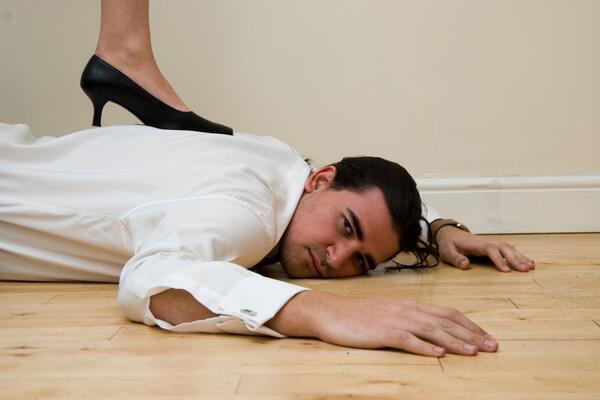 "Žena me prevaralila sa šefom – pa sam oženio njegovu ćerku"! Ovaj Srbin(35) je zgrozio celu naciju, PERVERZNO!