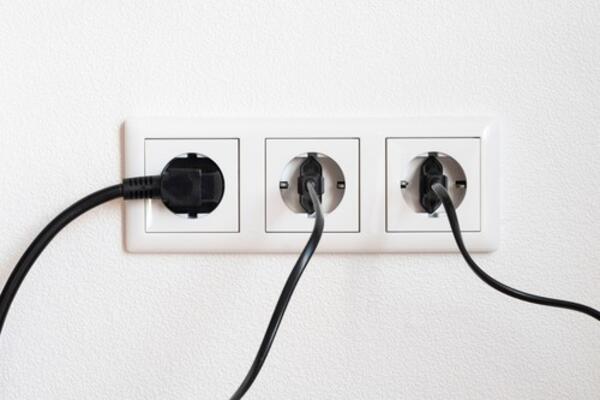 OVE UREĐAJE OBAVEZNO ISKLJUČITE KAD IZAĐETE IZ KUĆE! Prvi su na listi za IZAZIVANJE POŽARA, a svi ih koriste