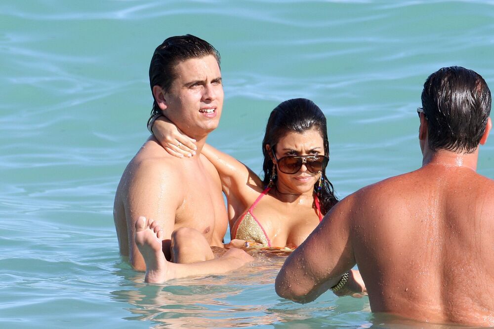 Kombs je priznao da se 'seća da je neko stvarno dobio udarac dok je bio u redu za toalet'.