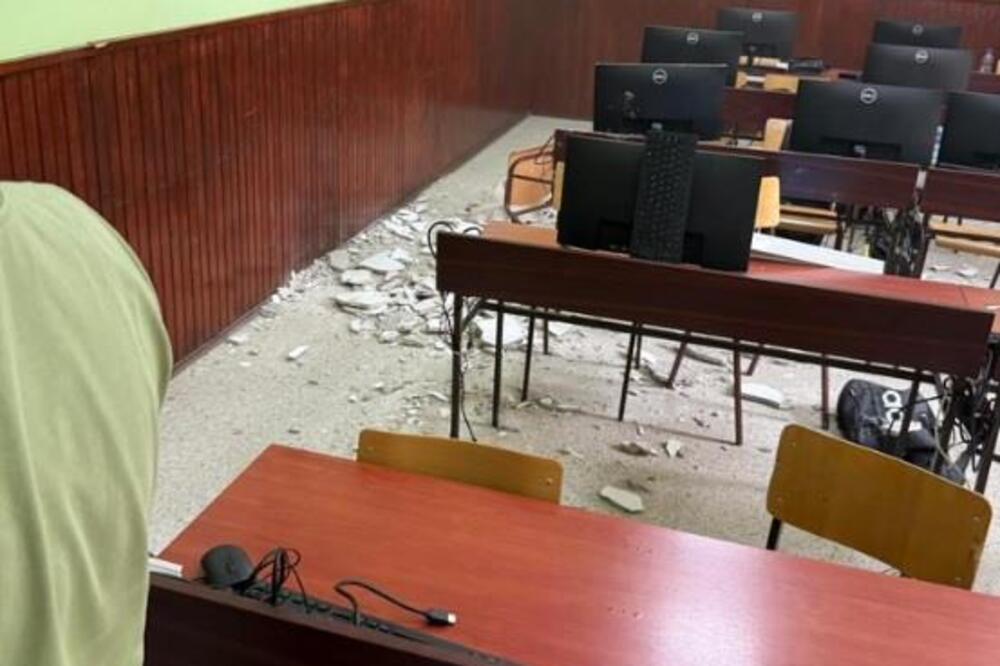 Nesreća u školi u Bečeju: Pao deo plafona, troje učenika povređeno! (FOTO)