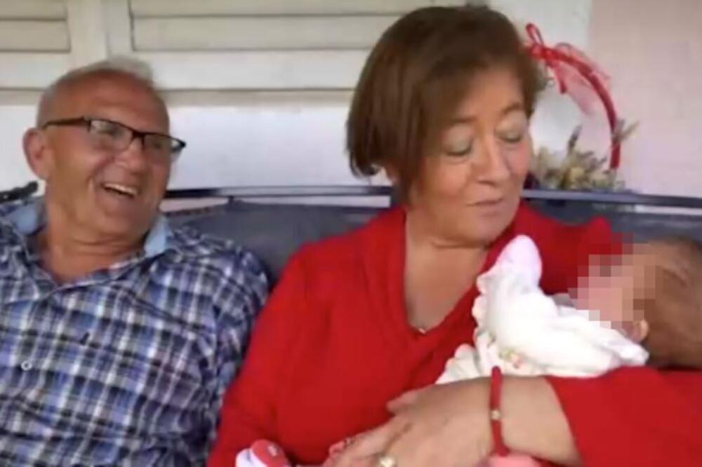 Sonja se porodila u 57. godini, a sada je objavila i sliku ćerkice! Ovaj medić morate da vidite, tu je i poruka