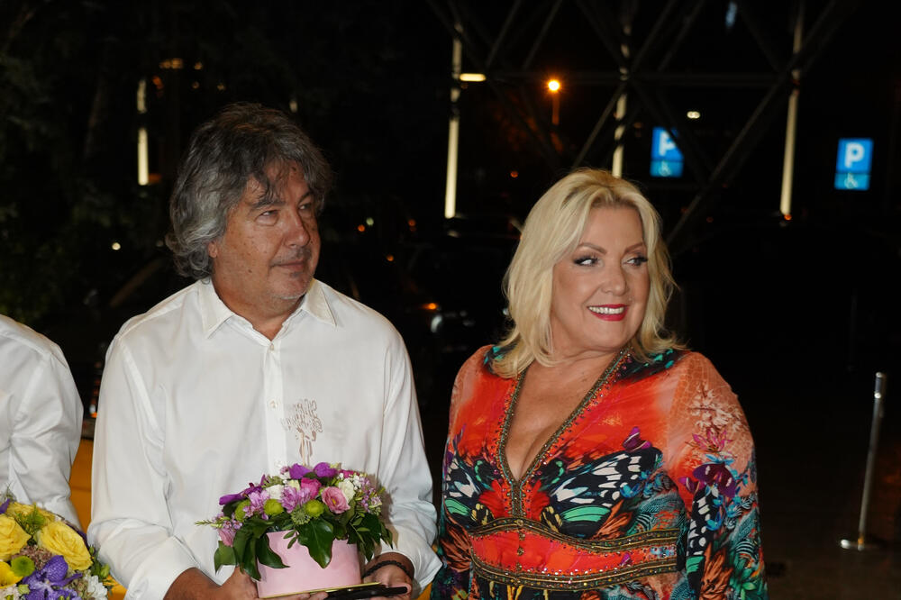 Pojavile se nikad viđene fotografije Snežane Đurišić i njenog dečka: A kolika je razlika godinama promaklo je svima