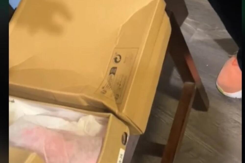 Žena naručila papuče preko Temu-a, kada su joj stigle, umelo nije doživela šlog! Prevrnula se na glavu kada je...