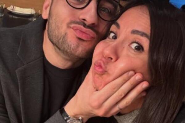 "Žena koja dozvoljava mužu da snima PO*NIĆE": Ovako izgleda izabranica najuspešnijeg Srbina iz FILMOVA ZA ODRASLE