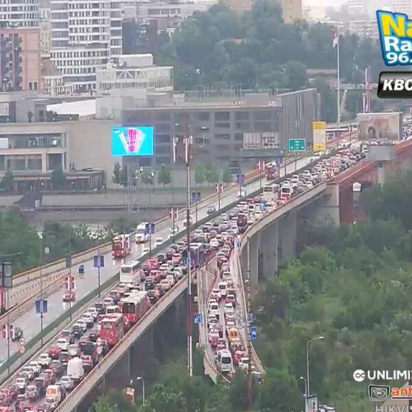 Totalni kolaps u Beogradu zbog nevremena! Kritične tačke - vozila stoje u mestu, gužve u mnogim delovima grada