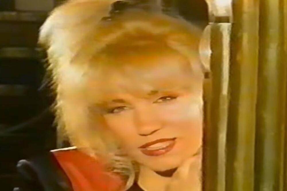 Naša čuvena pevačica prebila dailju: Ostavila je sina s njom, a kad se vratila kući, zatekla je horor