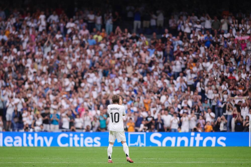 Luka Modrić dirljivim govorom rasplakao Bernabeu!