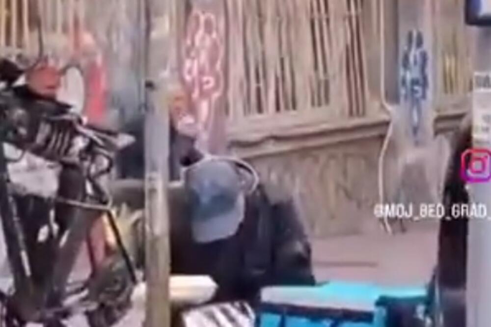 Nije za one sa slabijim stomakom! Skandal u centru Beograda glavna tema - dostavljač otvarao porudžbine i...