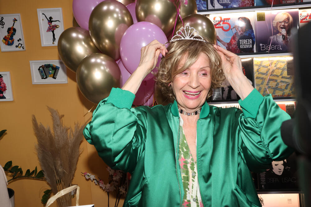 Lepa Lukić ovo jelo ne uzima u usta: Nikad nije bila bolesna, a evo kako se hrani, ovo može svako da priušti