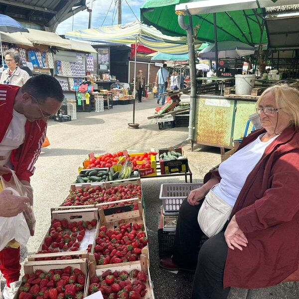 Pa, da li su od zlata?! Cene povrća na beogradskim pijacama su da se smrzneš, tikvice i do 700 dinara