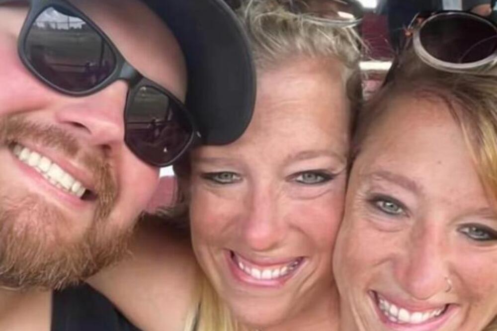 Ovako izgleda intimni odnos sijamskih bliznakinja! Dok jedna doživljava vrhunac sa mužem, druga mora da... ŠOKČINA