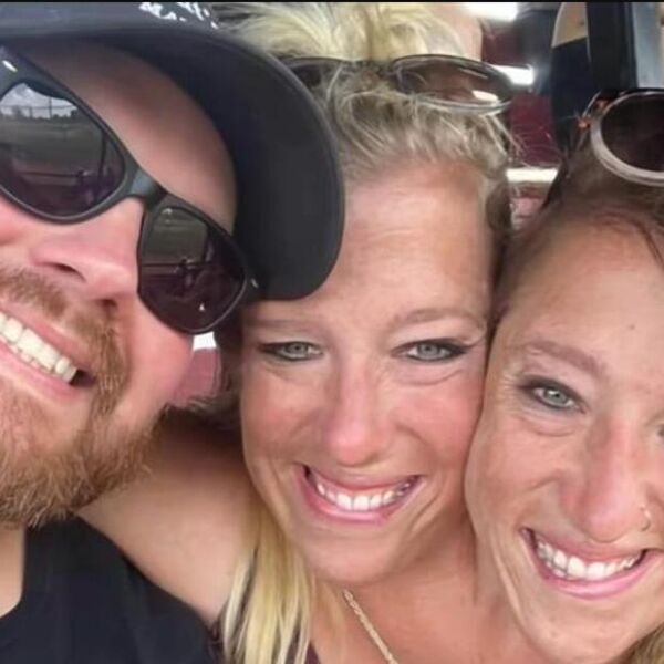 Ovako izgleda intimni odnos sijamskih bliznakinja! Dok jedna doživljava vrhunac sa mužem, druga mora da... ŠOKČINA