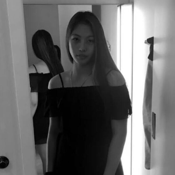 BIZARNO! Odbojkašica objavila sliku sa mrtvom majkom: Delila objave pored kovčega, a onda još više šokirala sve