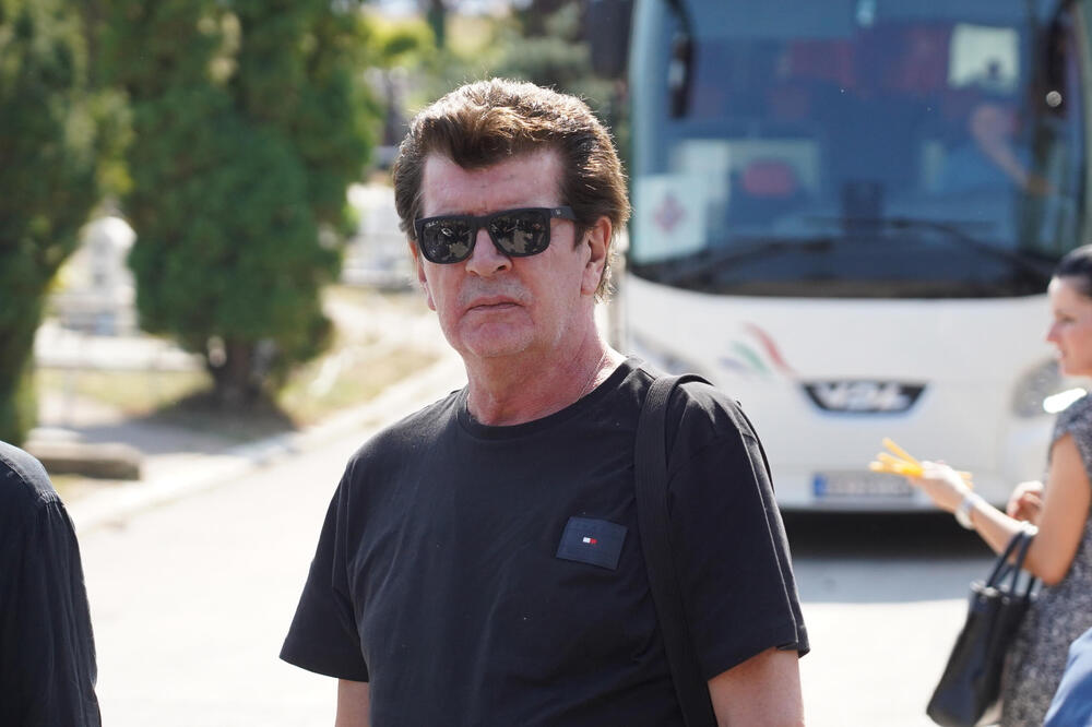 Politički nepoželjan? Hrvati otkazali Bajagin koncert!