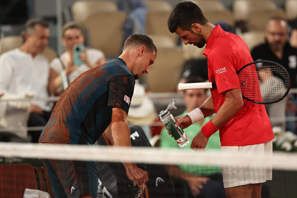 Trenutak koji će zauvek pamtiti: Otkriveno šta je Đoković rekao rivalu na mreži