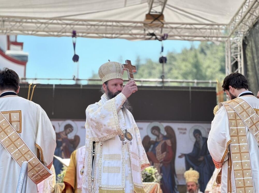 Manastir Tumane i sveštenici