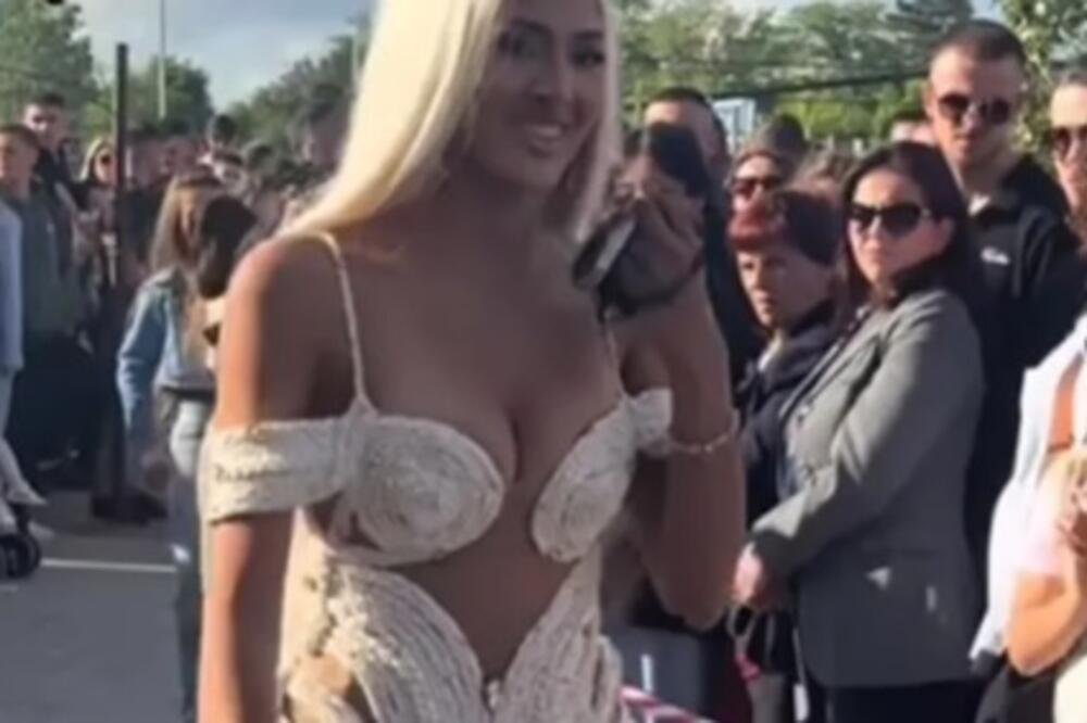 Devojko, obuci se! Završila srednju pa se razolitila na maturi - familija iz Prištine na aparatima, šta je ovo?