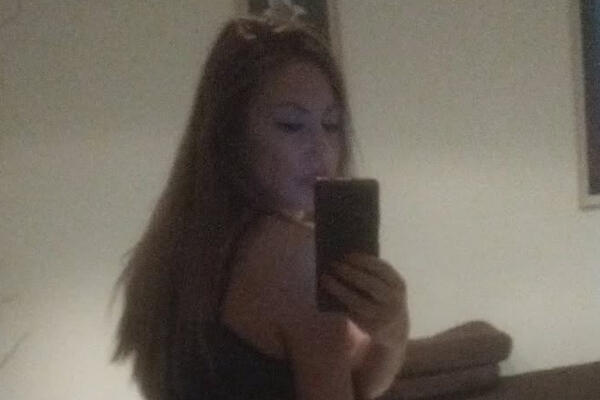 BIVŠA POSLANICA SE SNIMA NA SAJTU ZA ODRASLE, A SAD SPOMENULA I SVOG SINA: "Nije mi odgovaralo da..."