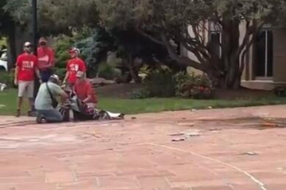 Zapalio žive ljude koji su mirno demonstrirali: Neviđeni horor u Americi! (VIDEO)