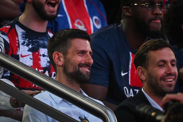 Najbolji teniser svih vremena uz nove prvake Evrope: Novak Đoković uveličao slavlje Parižana (Video)