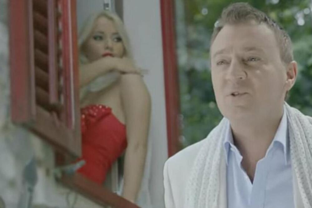 Cela Srbija, ali i komšije u šoku zbog Bajinog razvoda! Napucao lepu Ivanu, a sad ga izvređao i rođeni stric