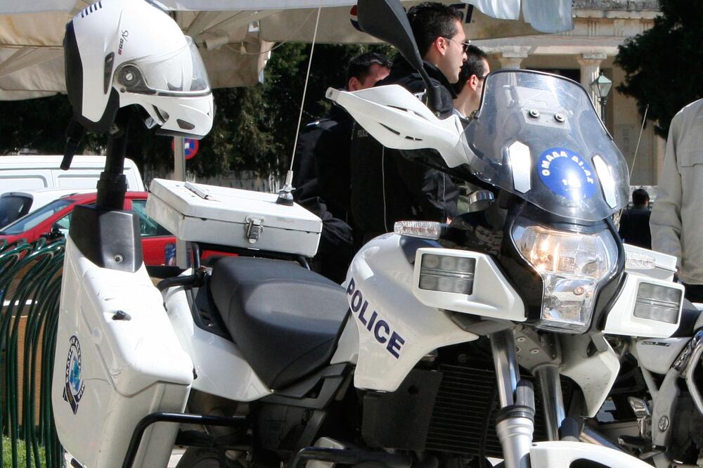 Srbi nagrabusili u Nikitiju: Policija im zbog ovoga oduzela vozačku - u panici su, ne znaju gde da plate kaznu!