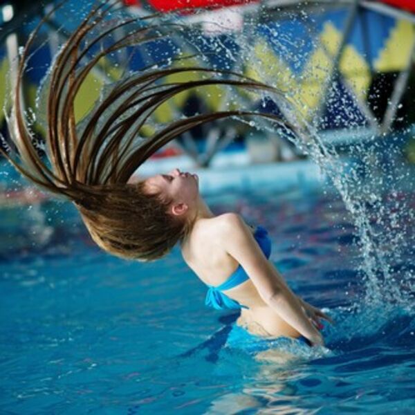 NI HLOR NE MOŽE DA UBIJE OVO! Ako imate žensko dete obavezno pročitajte tekst - nikako ne sme ovo da radi na BAZENU