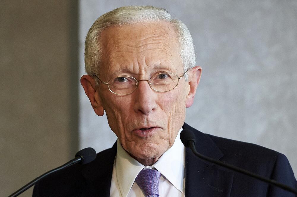 Preminuo Stenli Fišer