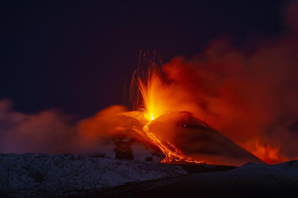 30.000 ljudi nema gde! Etna izazvala neviđen haos na Siciliji - aerodrom zatvoren, cene taksija otišle u nebo!