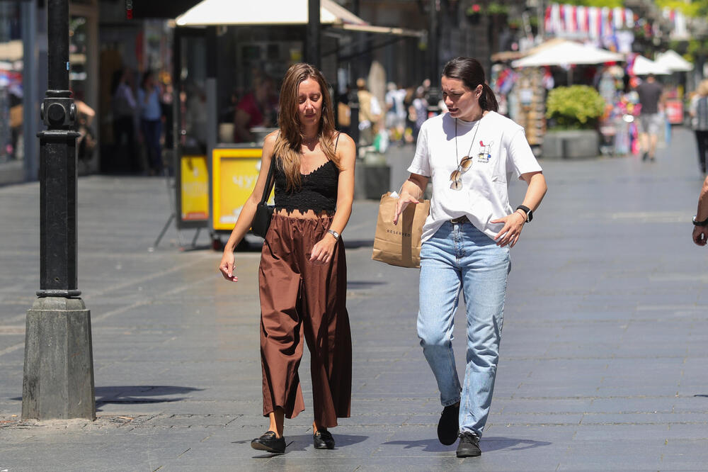 I danas toplo i sunčano, temperatura preko 30 stepeni: RHMZ objavio kada stižu pljuskovi sa grmljavinom