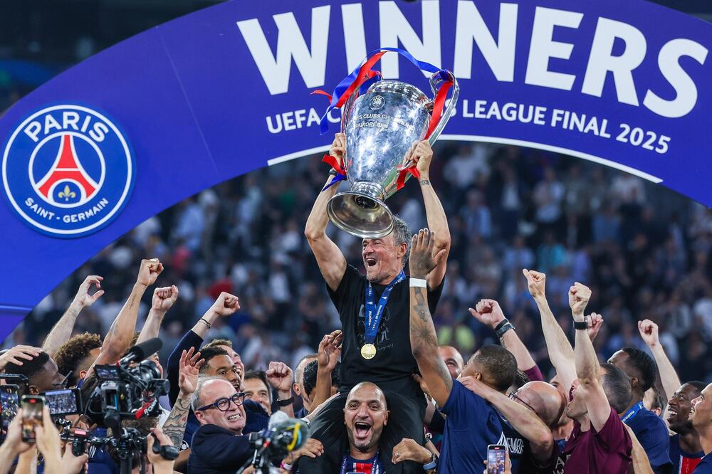 Luis Enrike želi fudbalera Crvene zvezde - prvak Evrope uplaćuje rekordan novac crveno-belima (Foto)