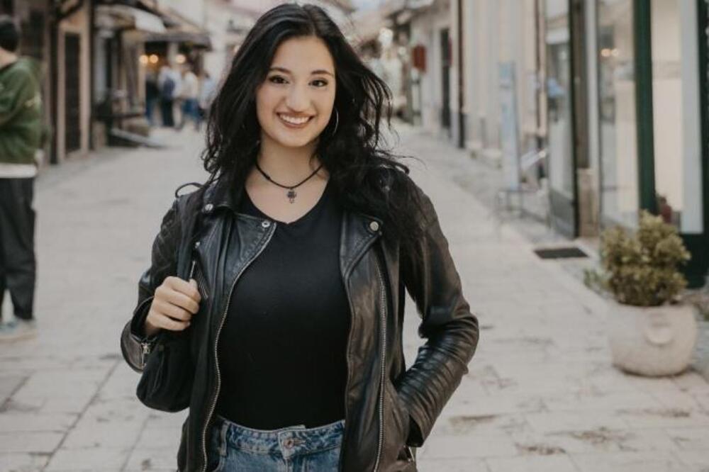 Laura (21) iz Španije odlepila za Srbijom! Zaljubila se u jezik zbog crtaća, a evo šta misli o zgodnim Srbendama