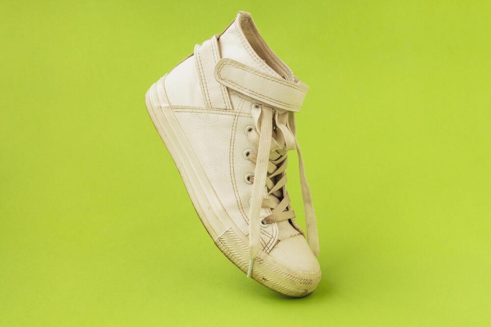 ŽELITE DA VAM PATIKE BUDU KAO NOVE: Ovo sredstvo je spas!