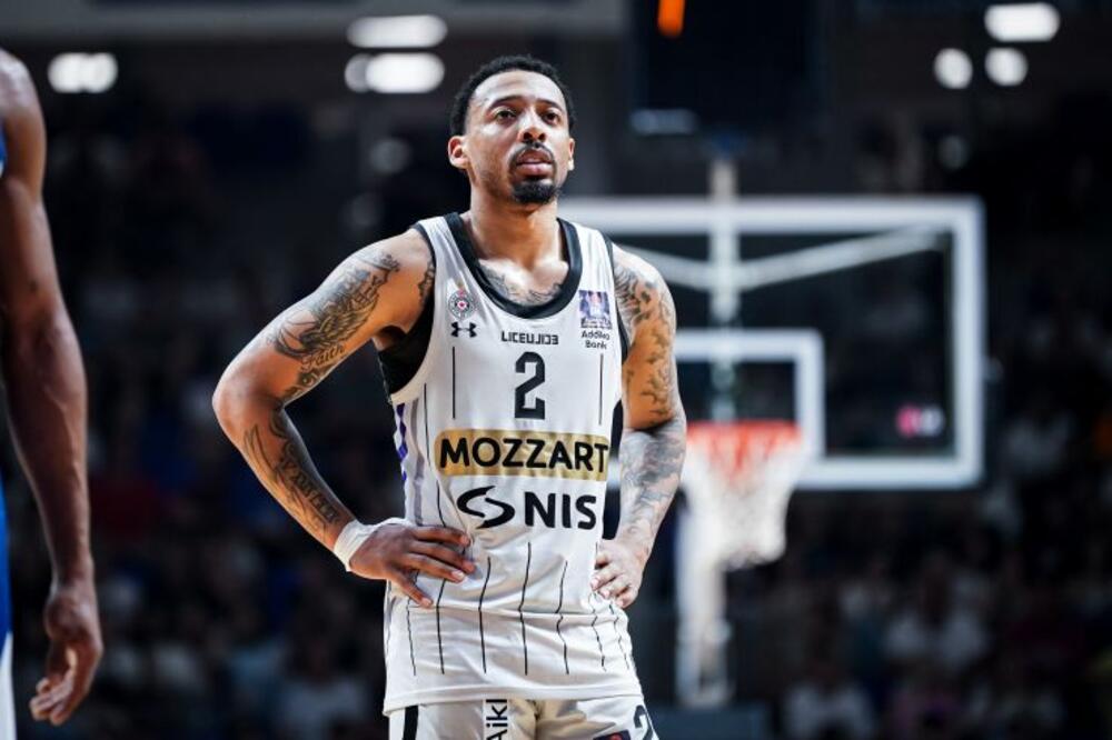 Karlik Džons šokirao košarkašku planetu: Pogledajte šta je istetovirao na leđa! (FOTO)