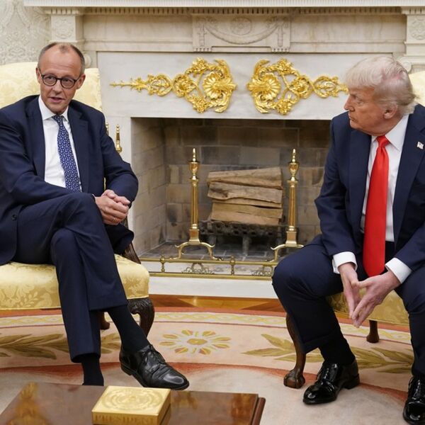 HITNO SE OGLASILA NEMAČKA VLADA! Merc povileneo, u neverici je zbog Trampa, traži vanredno objašnjenje ODMAH!