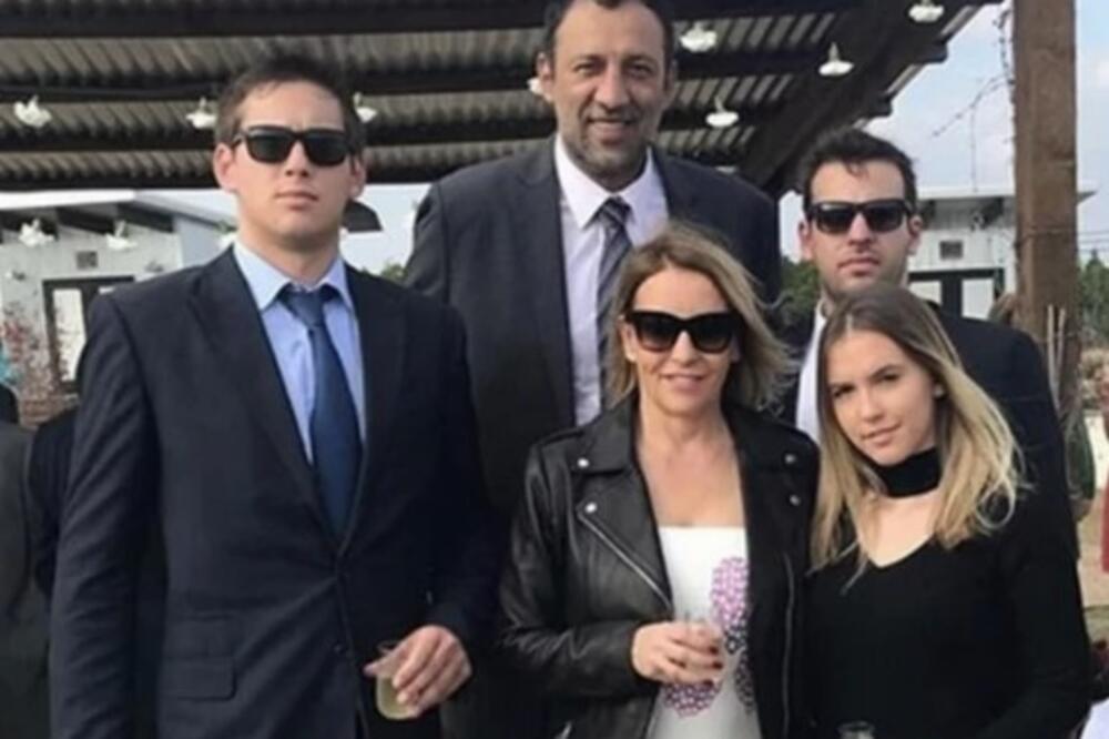 Ko su zapravo sinovi Vlada Divca i čime se bave? Kada je Matija priveden oglasila se Snežana, 1 stvar Srbe još muči