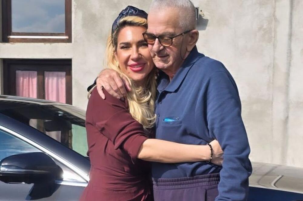 "Čuvaj mi Leu": Ovako su glasile reči bolesnog oca Jovane Jeremić, najgori dani za voditeljku Pinka