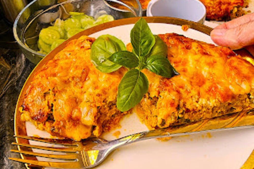 Ovakvo pečeno meso je remek - delo! Nijedna srpska kuća ga ne bi zaobišla, idealno za brzi ručak ili večeru