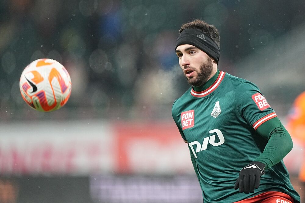 Nair Tiknizjan u dresu Lokomotive iz Moskve