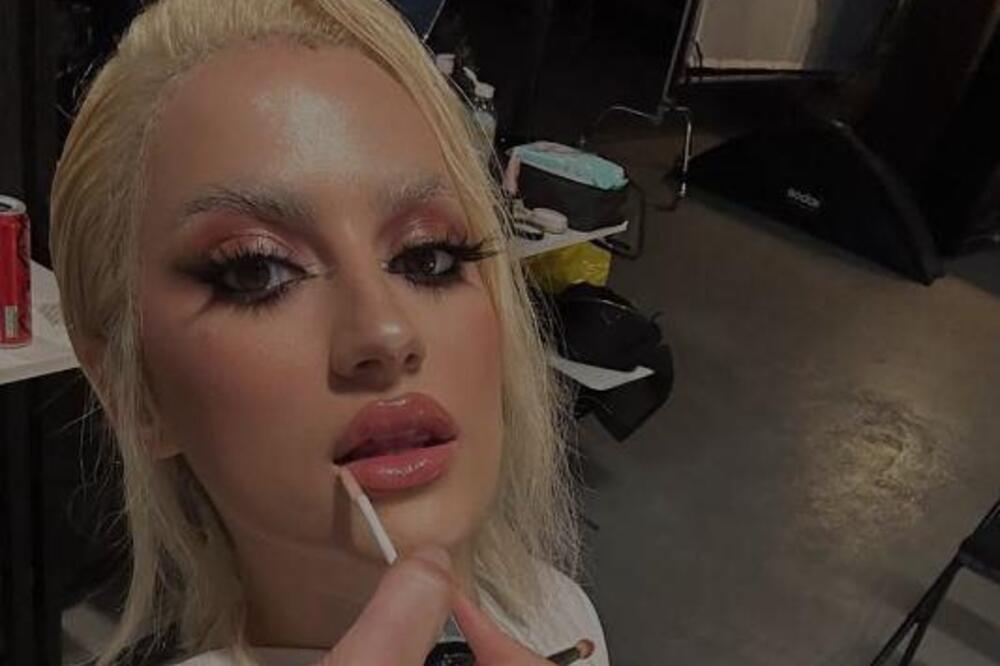 Da li je ovo najveća transformacija na estradi? Pevačica izmenila lični opis, zaboleće vas oči od promene