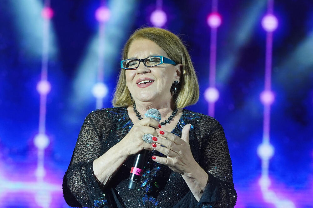 Velika radost u porodici Šemse Suljaković: Pevačica nije krila emocije