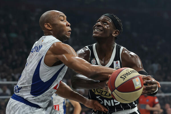 Stigla dabl-dabl mašina: Kakvo pojačanje u prestonici!